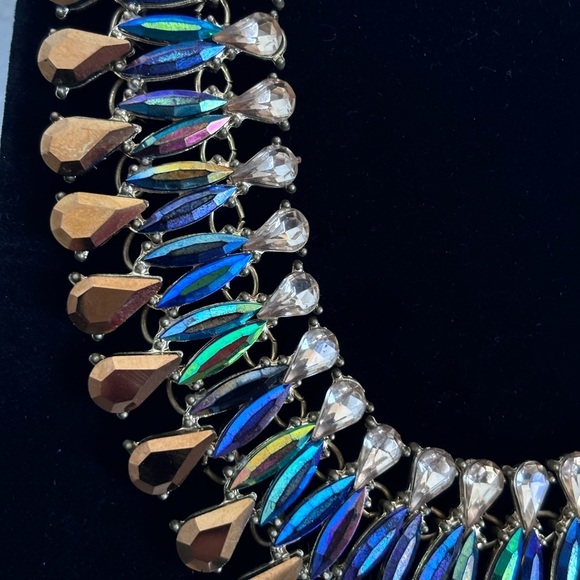 Elegant Multicolor Statement Necklace - Picture 2 of 5